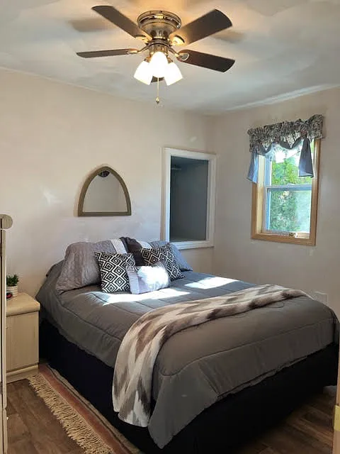 4 bed, 2.5 bath, 2544 sqft, $1,275 — Photo 1