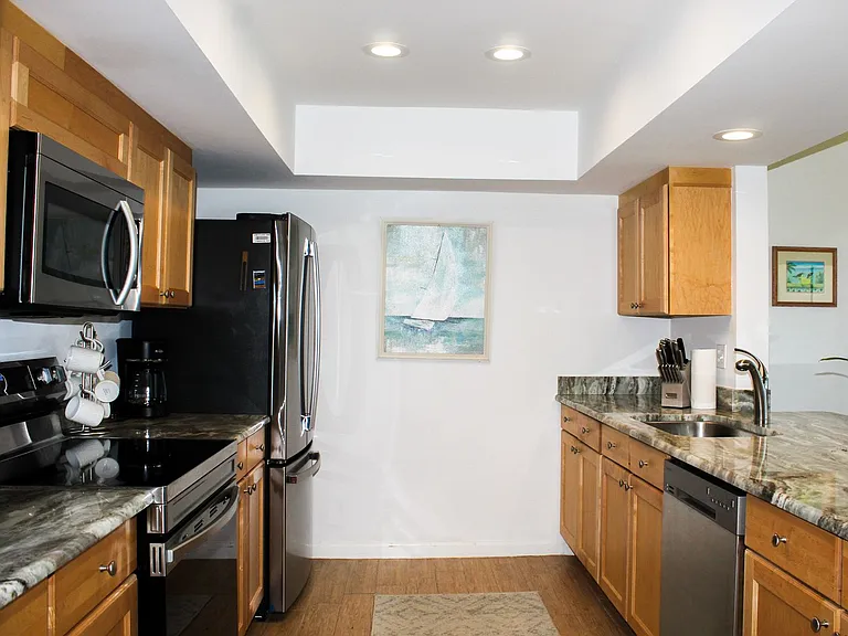 1616 Ocean Dr #104 — Photo 6