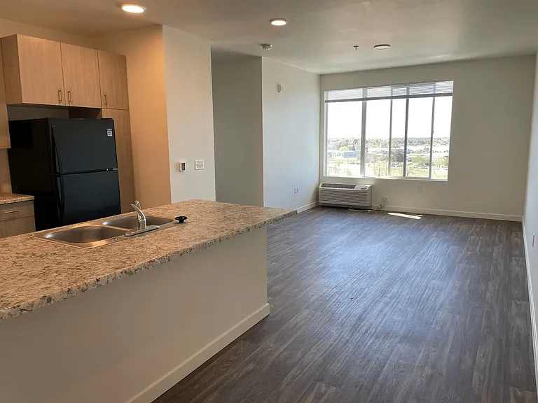 Academy Heights Apartments — Photo 3