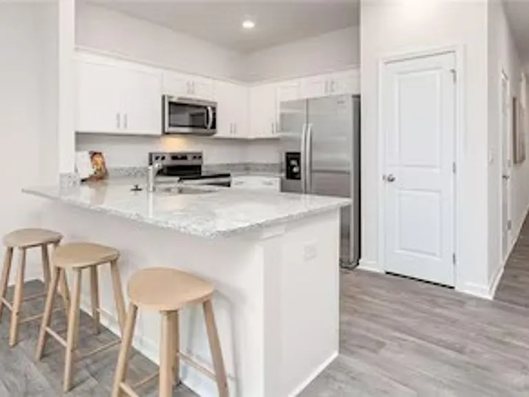 1707 Komondor Trl — Photo 6