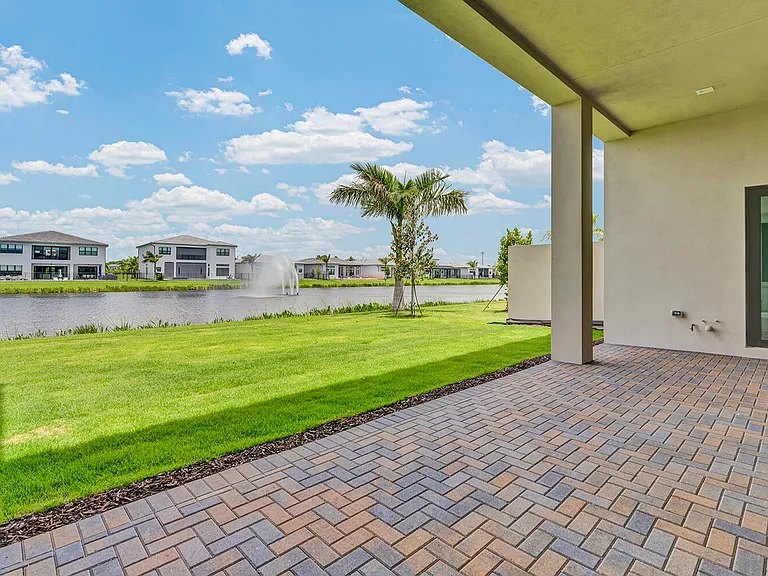 9523 Riverside Park Dr — Photo 35