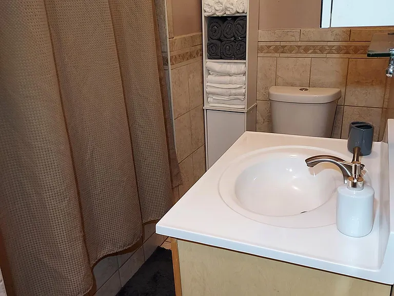 44 Winchester Ave #1 — Photo 10