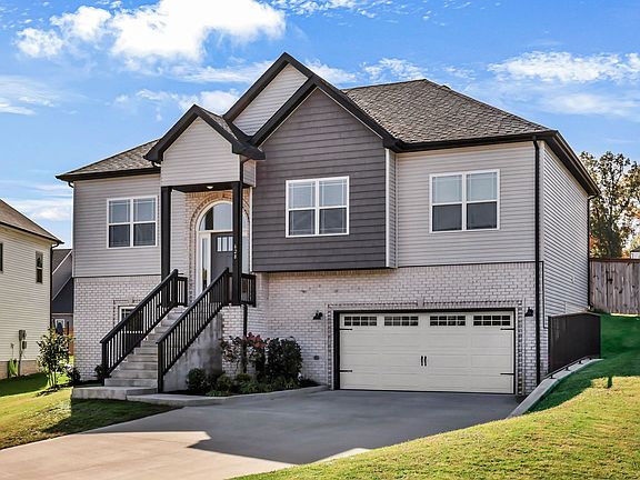 2nd image of 628 Creighton Ct