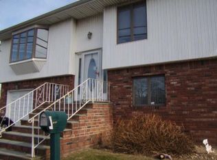 625 Newbridge Rd, East Meadow, NY 11554