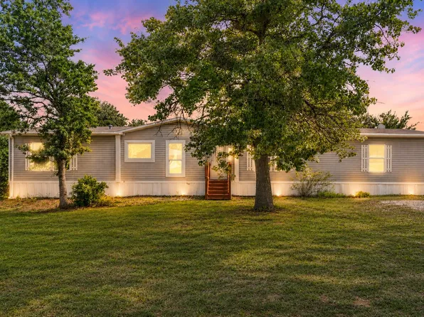 139 Cedar Dr, Azle, TX 76020
