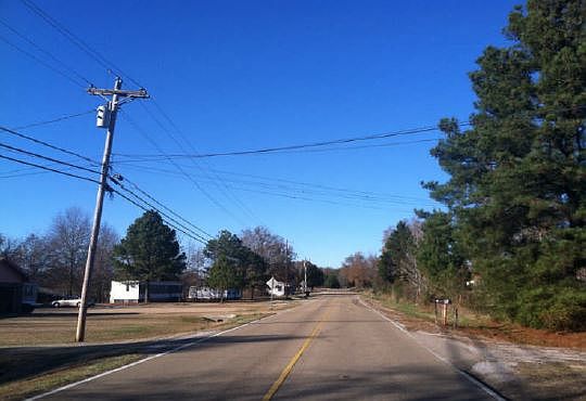 2nd image of 975 Road 600