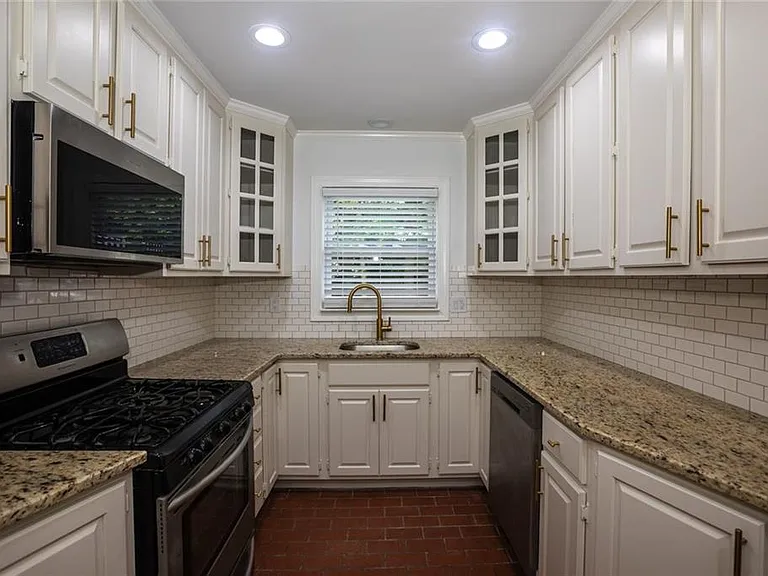 1311 Roxboro Dr — Photo 13