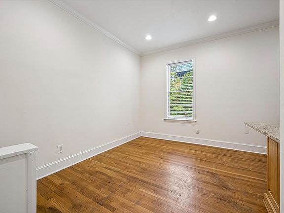 5th image of 2036 Mount Vernon St #2FF