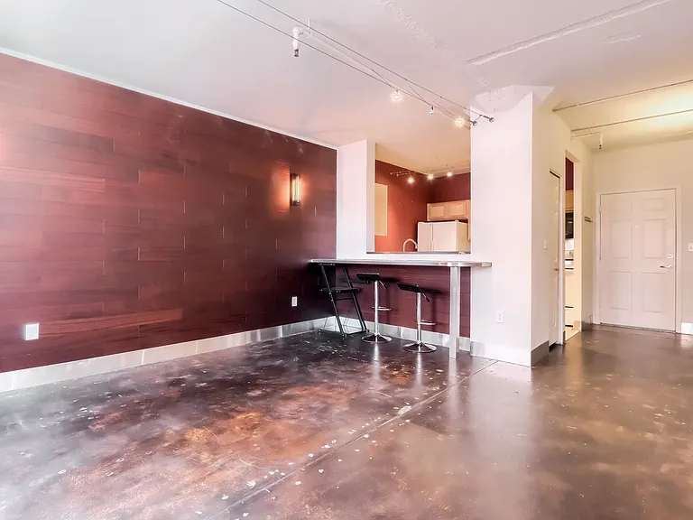444 17th St #704 — Photo 3