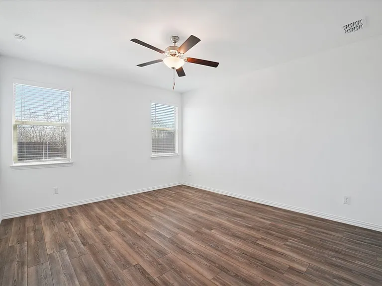 846 Sitwell Dr — Photo 17