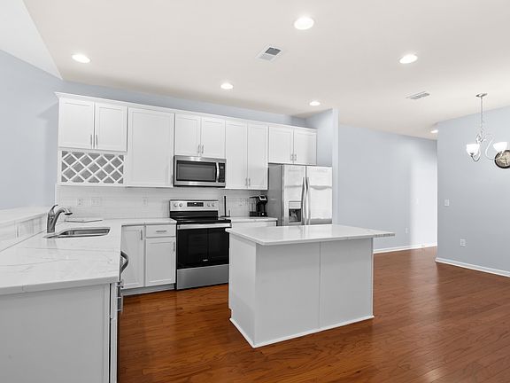 4th image of 736 Salerno Circle #D