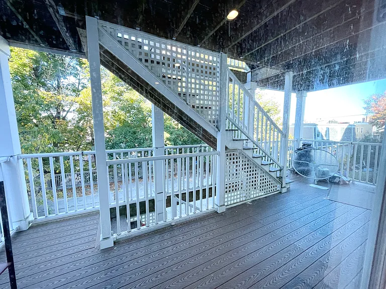 21 Iroquois St #1L — Photo 13