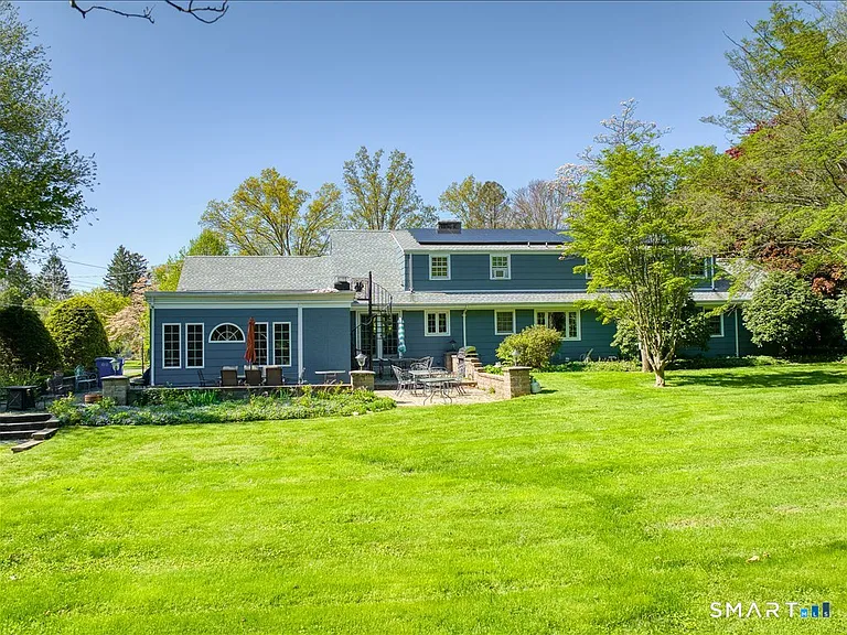 94 Fennbrook Dr — Photo 13