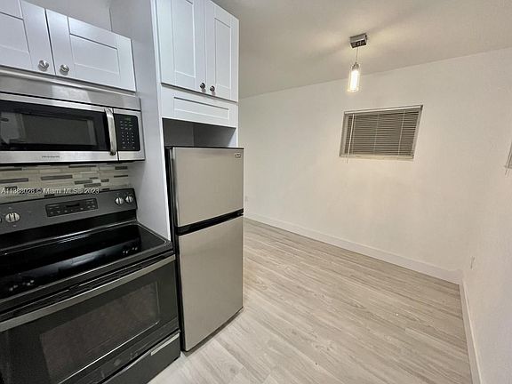 4th image of 218 Santillane Ave APT 5