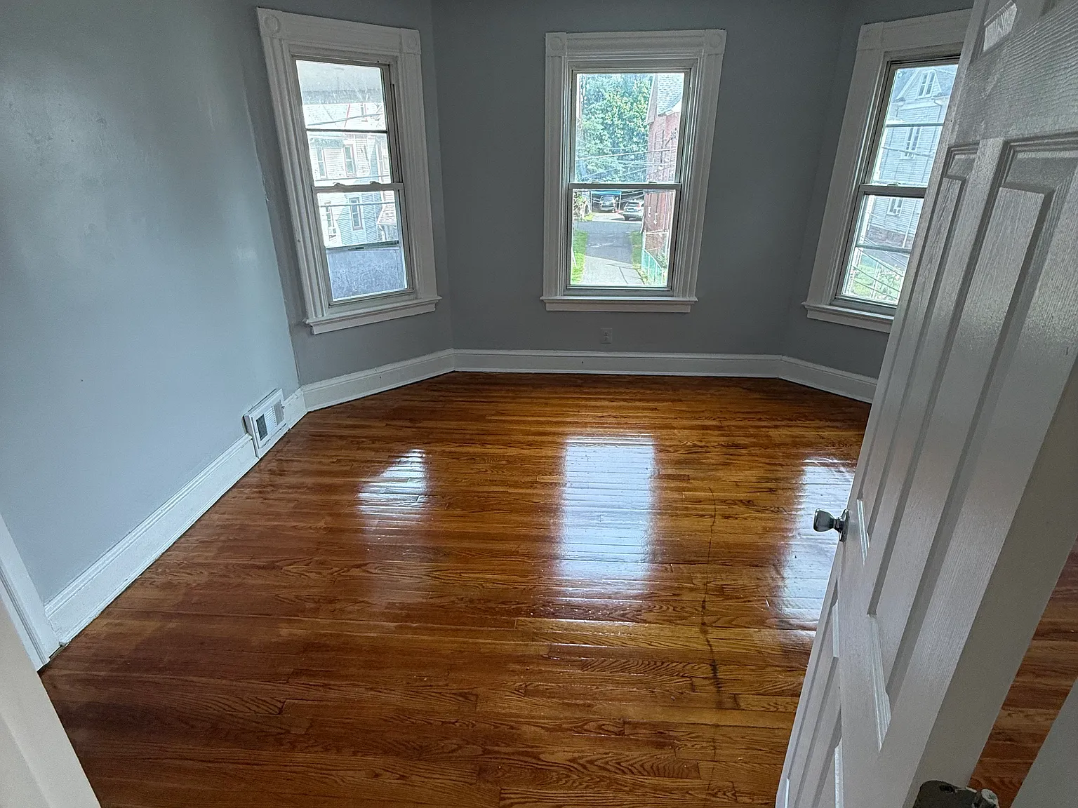 2 bed, $1,650 — Photo 3