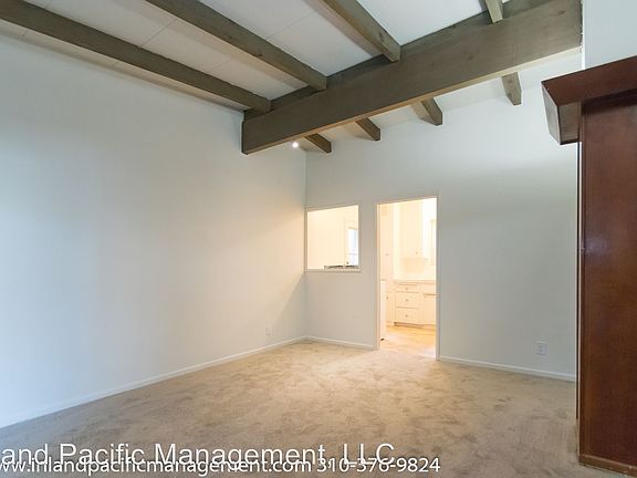 3rd image of 218 Calle Miramar APT A