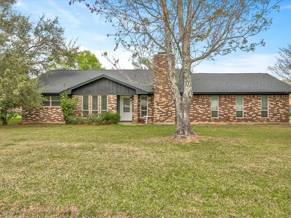 1320 Wisteria St, Bridge City, TX 77611