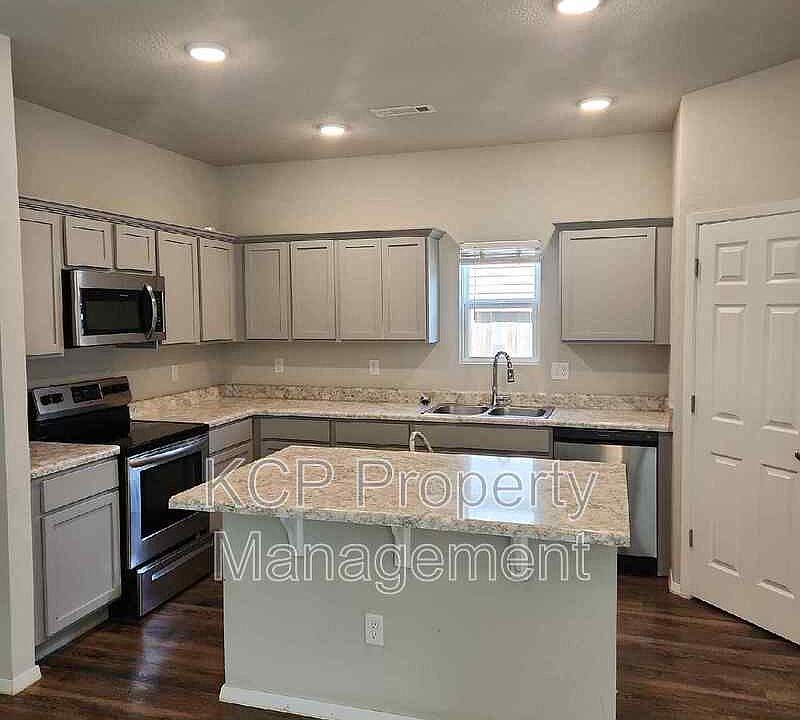 894 S Kingfisher Ln, Fayetteville, AR 72701 Zillow