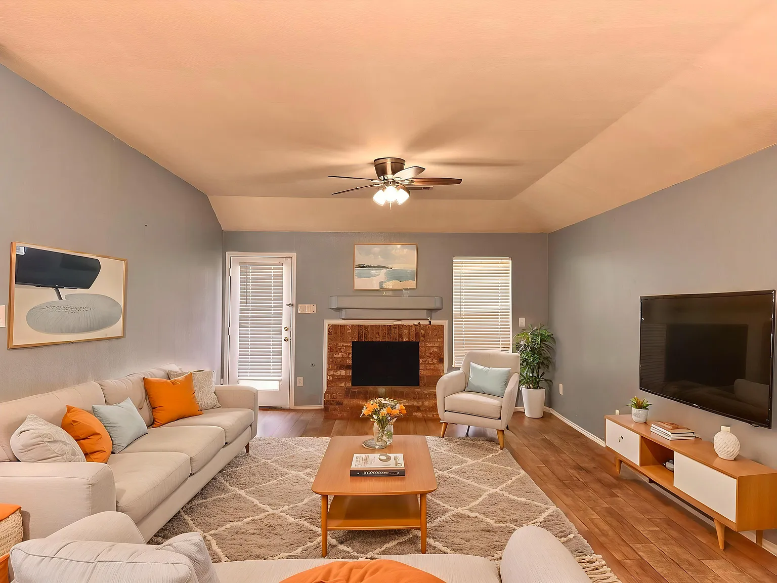 3 bed, 1734 sqft, $2,700 — Photo 3