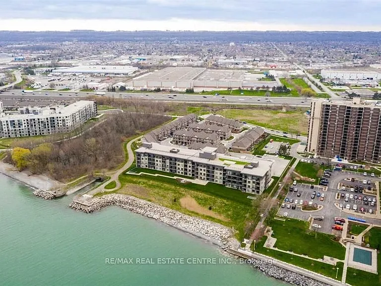 7 Waterview Dr — Photo 2