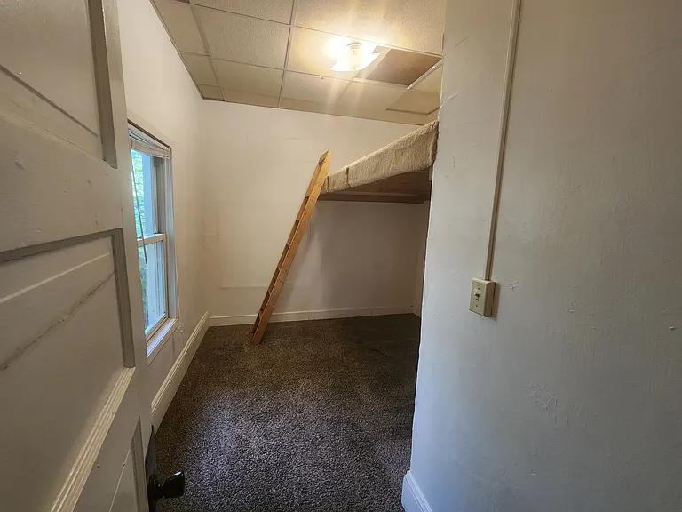 223 Broadway St — Photo 20