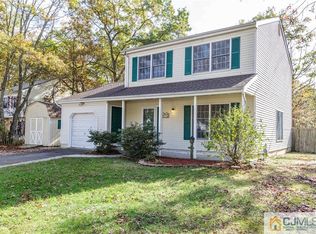 9 Tanglewood Dr, Barnegat, NJ 08005