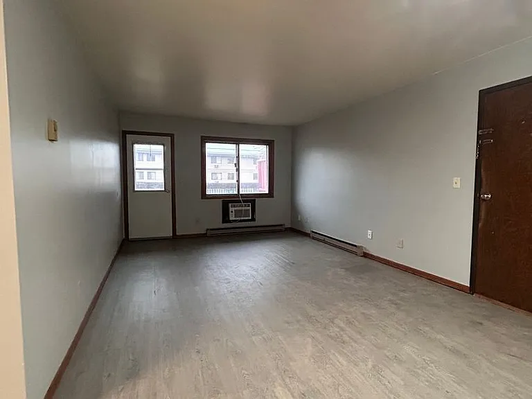 950 N Kelly St — Photo 2