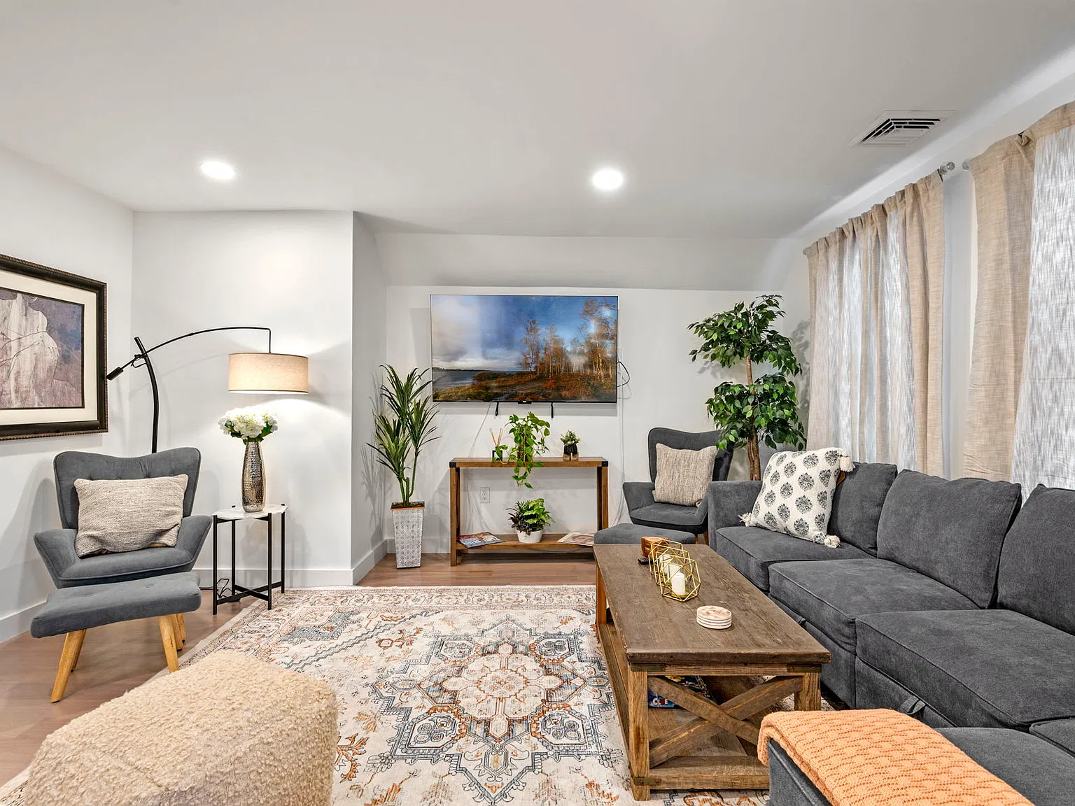 3 bed, 2.5 bath, 1200 sqft, $4,500 — Photo 3