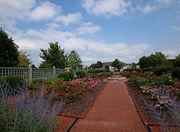 4th image of 10877 Oak Grove Circle