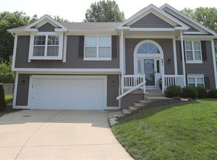 991 E 126th Ter, Olathe, KS 66061