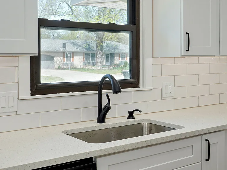 2558 W Village Ln — Photo 13