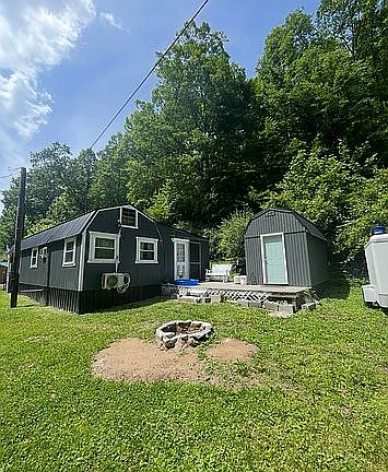 3rd image of 27 Campground Rd