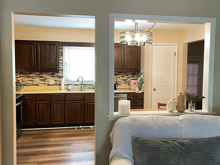 2111 Tamarack Ct — Photo 8