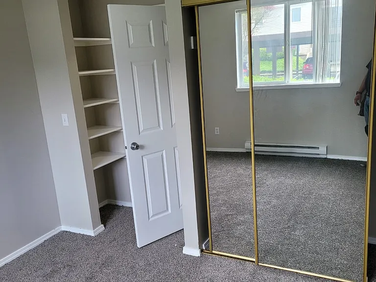 Hidden Creek Apartments — Photo 2