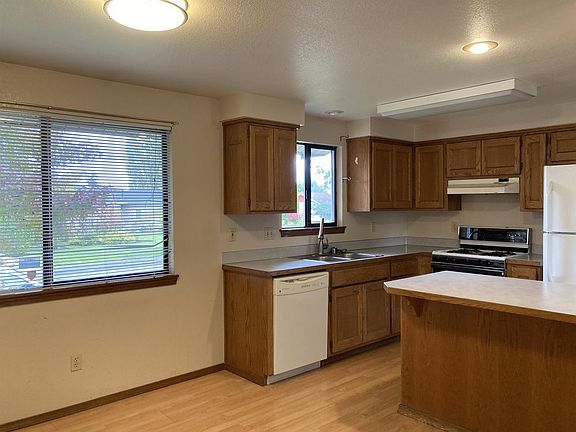 5th image of 1118 S 21st Ct