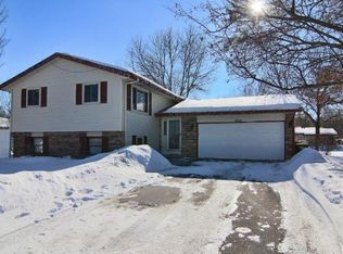 5311 Robinson Cir SE, Prior Lake, MN 55372
