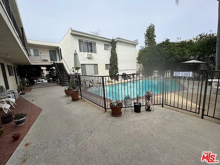18600 Burbank Blvd #107 — Photo 11