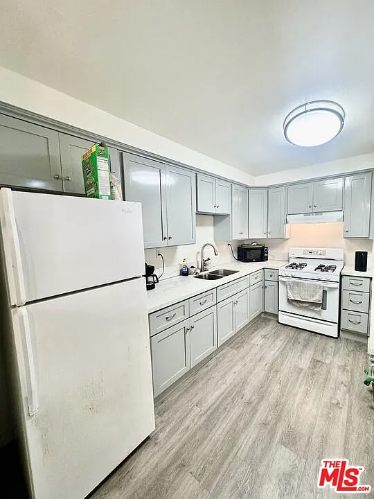 Photo 2 of 9 - 755 W 30th St #7 - San Pedro, CA Building Photo - 755 W 30th St #7