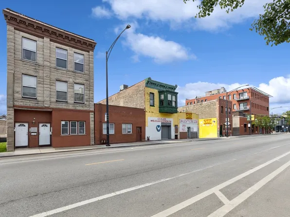 2135 W Armitage Ave, Chicago, IL 60647