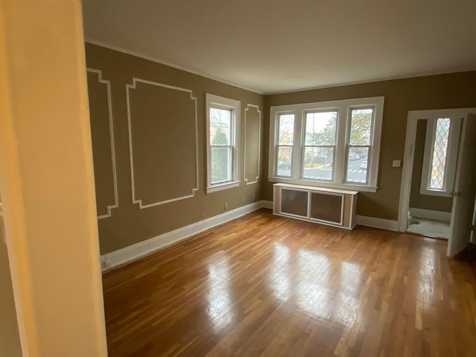 1st image of 79 Mundy Ave #1