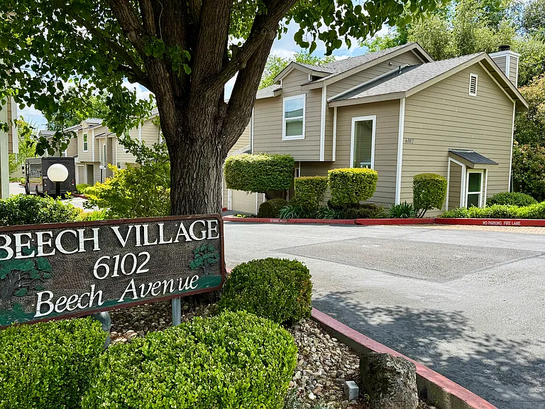 Beech Ave — Photo 1