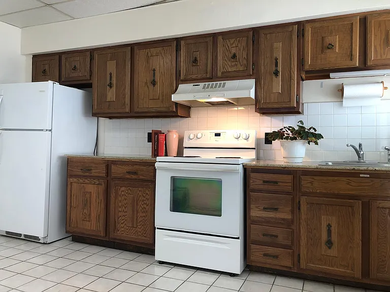 101 Hospital Pl #1 — Photo 8