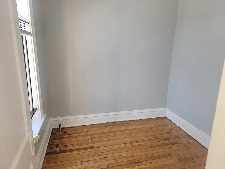 1512 E 73rd St #2 — Photo 39