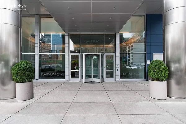 Rented by Sotheby's International Realty | media 28