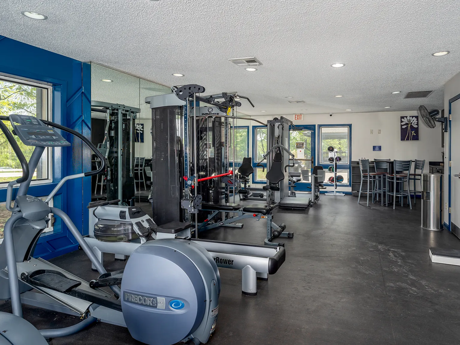 Falcon Point Apartments — Photo 2