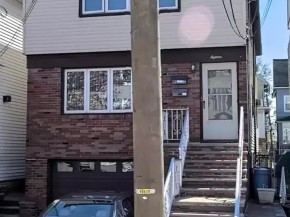 18 East 46th Street image 1 of 16