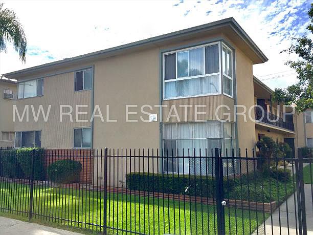 1st image of 4028 Palmwood Dr APT 3