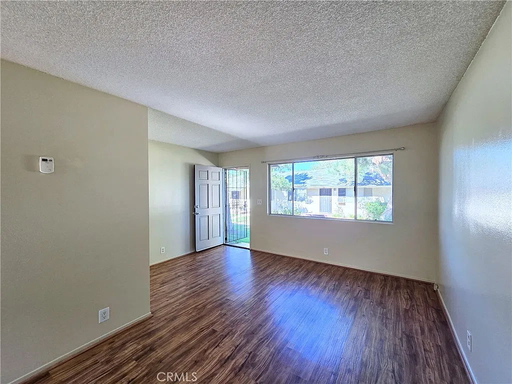 2 bed, 1.5 bath, 736 sqft, $2,495 — Photo 4