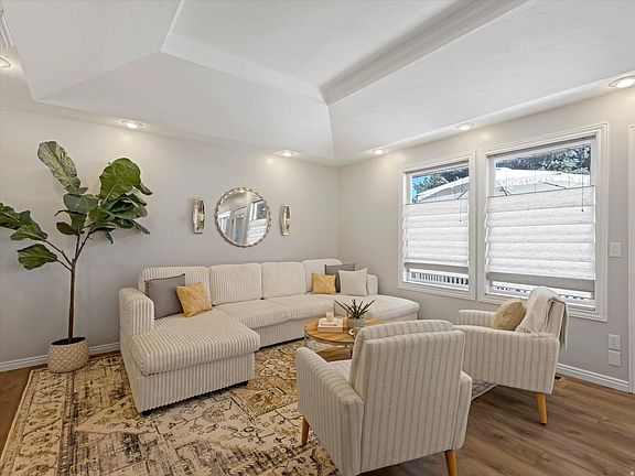 5th image of 2047 E Village Point Way