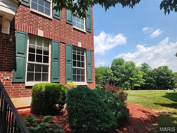 2nd image of 321 Heritage Commons Cir